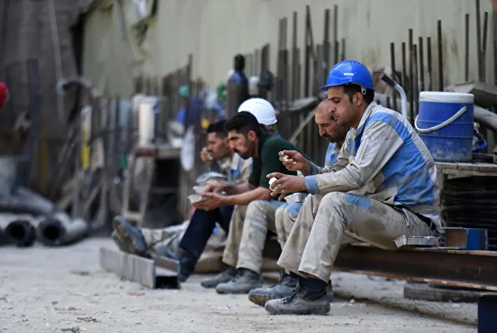 جدال بر سر حداقل دستمزد کارگران؛ وقت افزایش واقعی رسیده است