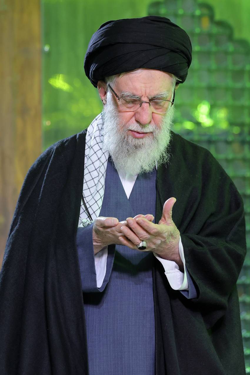 حضور رهبر معظم انقلاب در مرقد بنیانگذار جمهوری اسلامی ایران