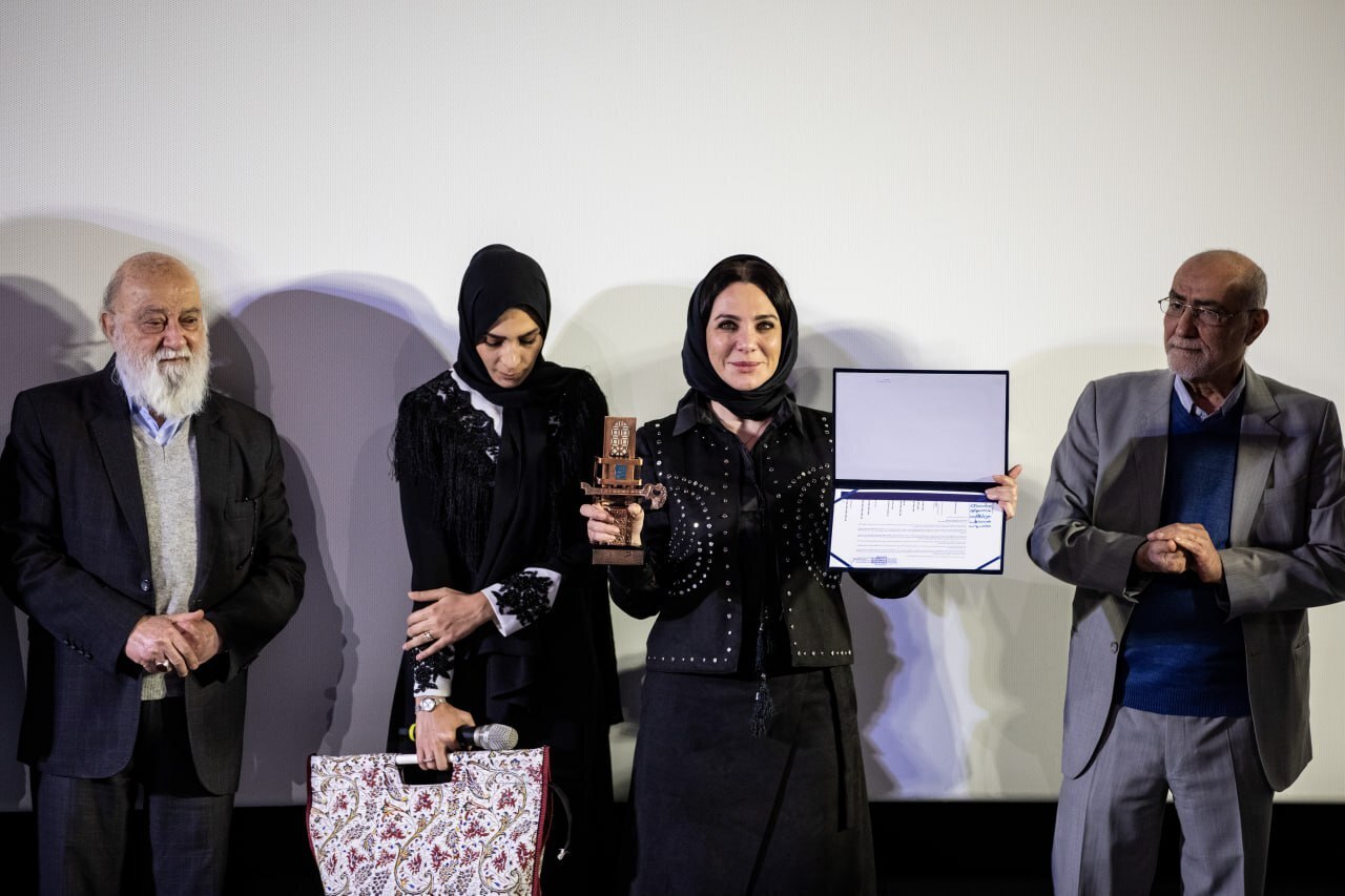 آنچه در روز دهم جشنواره فجر چهل و چهارم گذشت | فیلم‌ها، حواشی و عکس‌های اختصاصی