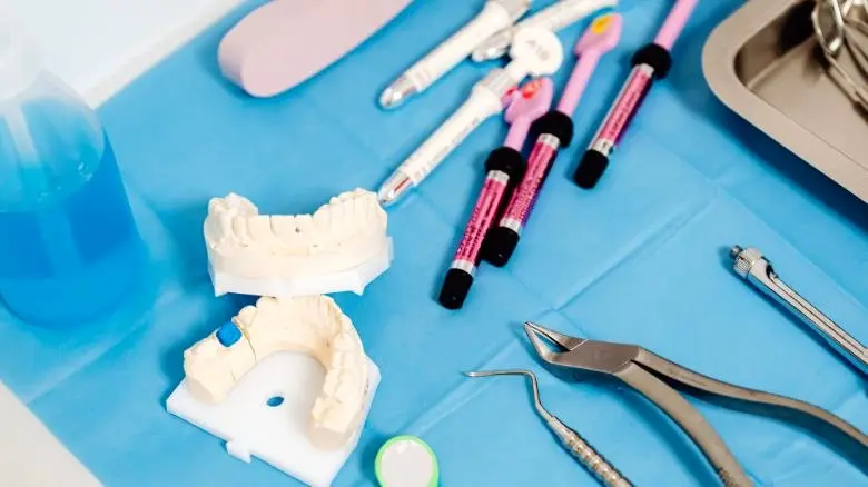 چرا بازار مواد دندانپزشکی در ایران در حال پوست‌اندازی است؟