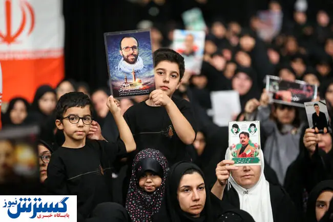 حضور رهبر انقلاب در مراسم بزرگداشت شهدای جنگ تحمیلی ۱۲ روزه + عکس