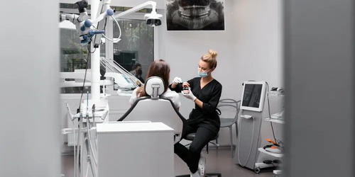 بررسی خدمات کلینیک‌ های دندانپزشکی مدرن