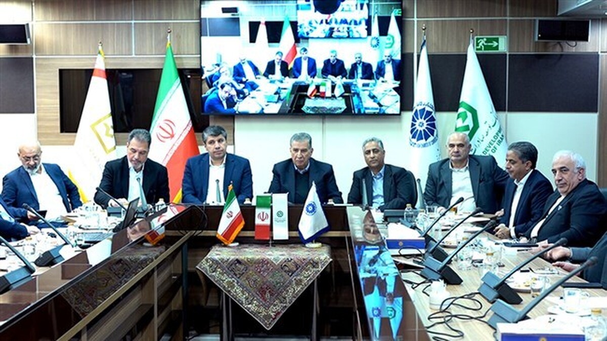 مسیر همکاری بین اتاق ایران و دو بانک تخصصی طراحی میشود