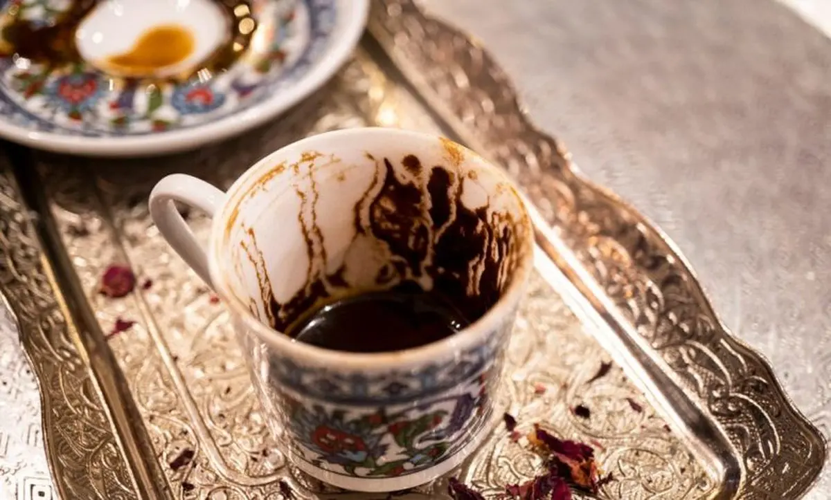 پیشگویی جنجالی از آینده شما با فال قهوه امروز ؛ ناجی زندگیتان از راه می‌رسد