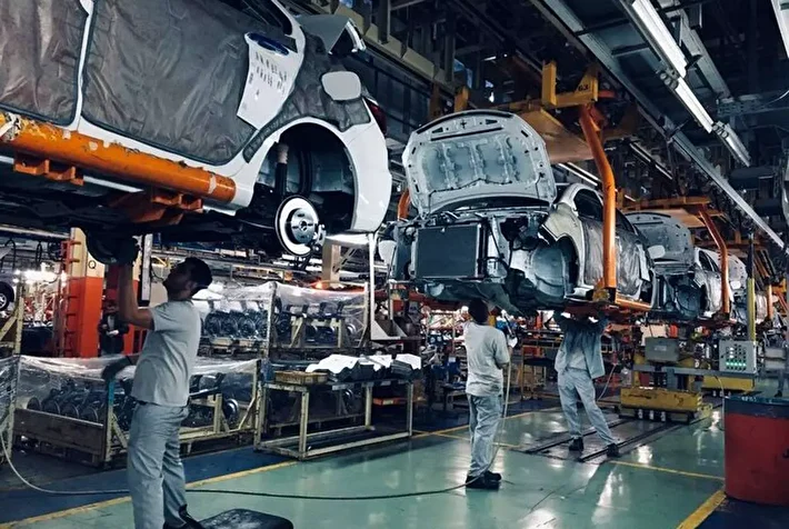 خودروسازان ترمز دستی کشیدند | مرگ امید در بازار خودرو