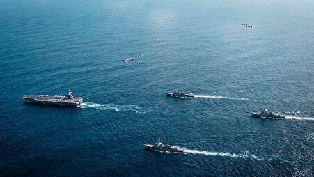 یورش کماندوهای آمریکایی به کشتی چین-ایران در اقیانوس هند