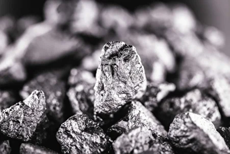 غول‌های نقره‌ای جهان را بشناسید | کدام فلز آینده جهان را رقم می‌زند؟