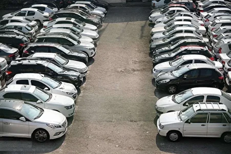 فنر قیمت خودرو رها شد ؛ دلار فرمان را دست گرفت