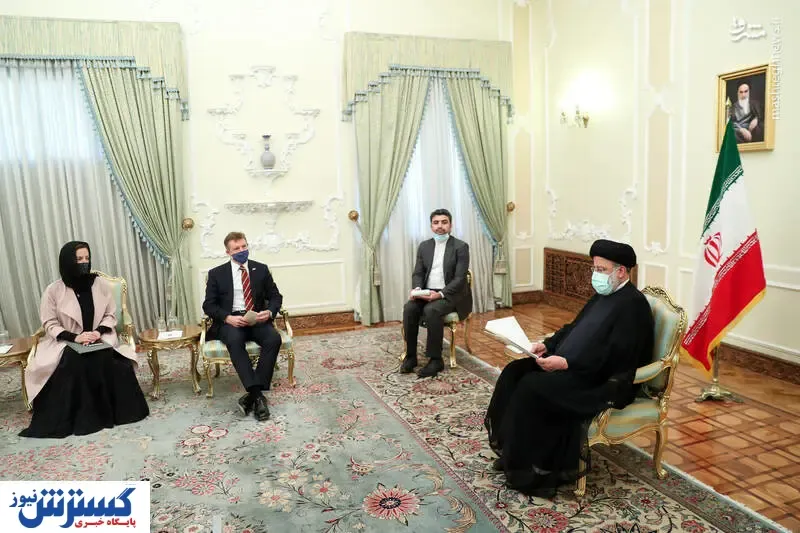 رئیسی هنگام دریافت استوارنامه سفیر جدید انگلیس+ عکس