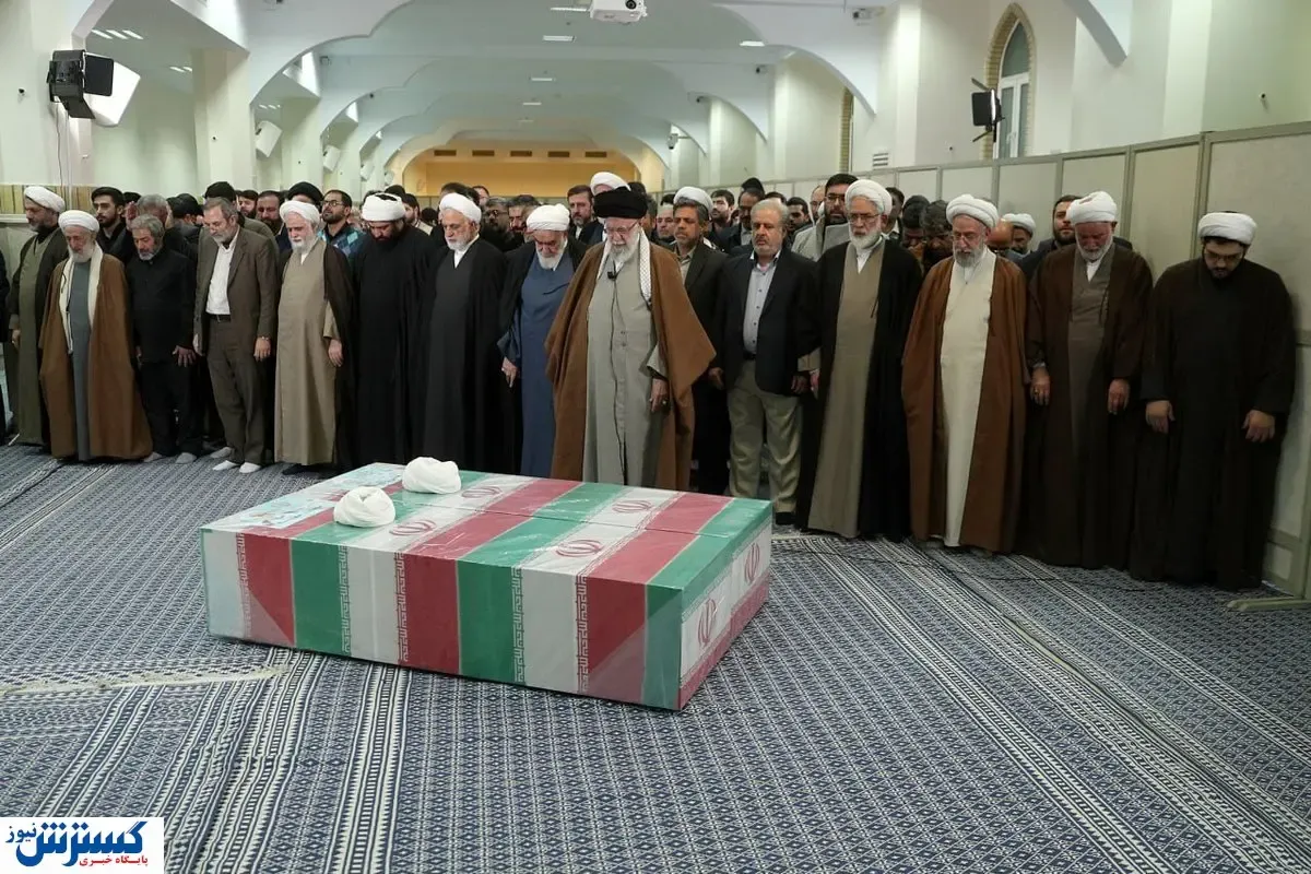 جنجال بر سر جلیقه ضد گلوله رهبری حین نماز بر پیکر قضات عدالت | این ادعا صحت دارد؟ + ببینید