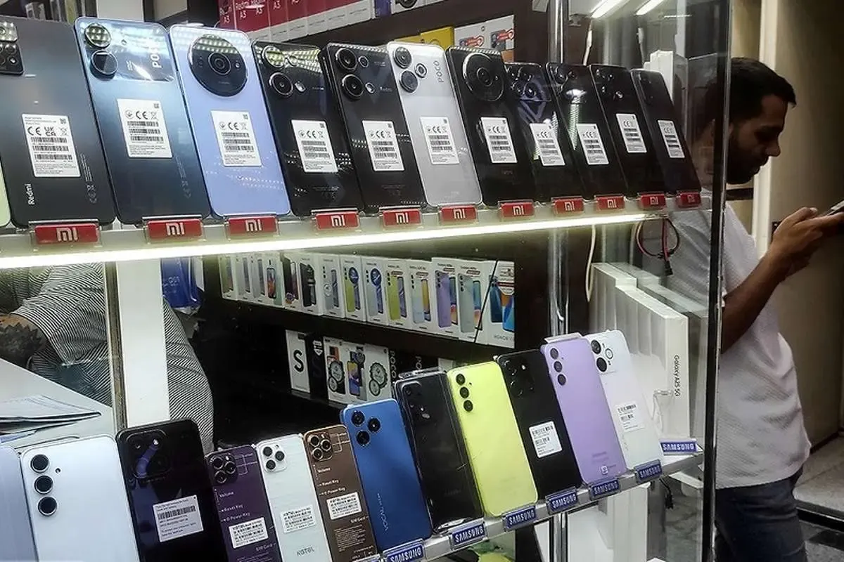 قیمت گوشی‌های اپل، سامسونگ و شیائومی در ۲۳ فروردین / ارزان‌ترین گوشی‌های بازار به ۱۷ میلیون رسیدند