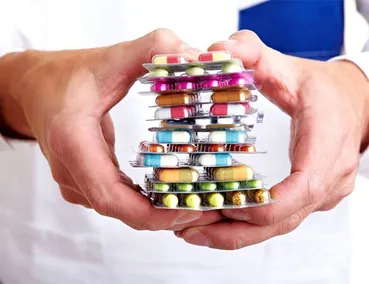 فشار تورم بر قفسه داروخانه‌ها ؛ منتظر افزایش قیمت دارو باشید