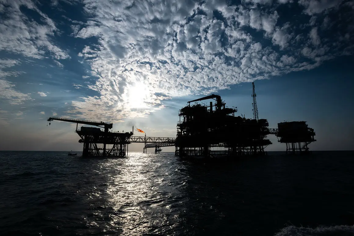 سقوط شدید صادرات طلای سیاه ایران / بلای عظیمی که تحریم بر سر نفت کشور آورد