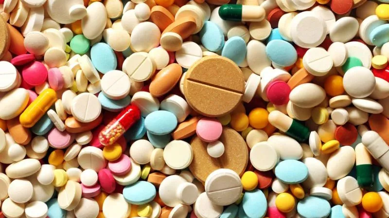 بحران ارزی بازار دارو را لرزاند / ۵۰۰ میلیون دلار دارو در صف انتقال ارز