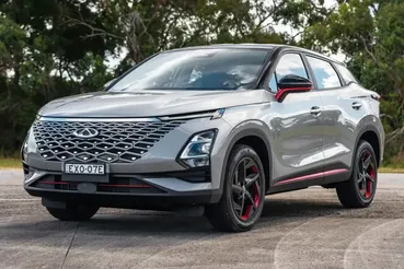 CS۷۵ پلاس رکورد گینس را شکست | بلندترین پرش شاسی‌بلند روی یخ جهان!