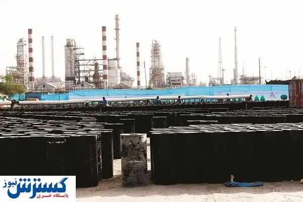 سایه طلای سیاه بر اقتصاد