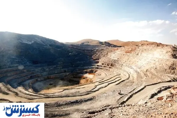 کار با شعار درست نمی‌شود