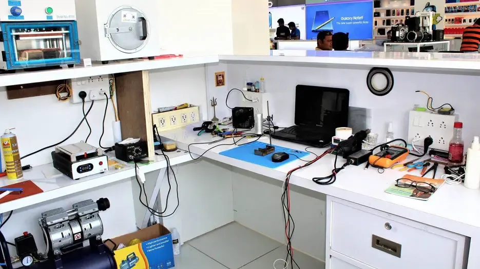 گوش بری در پاساژ علاالدین / اجاره ویترین ماهی ۱۵ میلیون ناقابل!