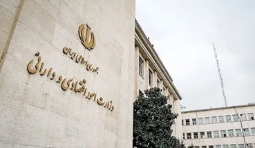 تخلف وزیر اقتصاد در تغییر مدیرعامل بانک ملی / از بی‌عملی در دوران جنگ تا تغییرات شبانه به سبک احمدی‌نژاد