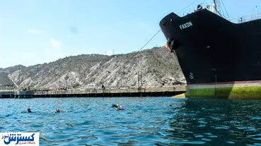 تصاویر/ حفاظت نیروی دریایی ونزوئلا از نفتکش ایرانی
