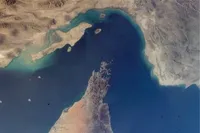 تنگه هرمز بسته شد؟ دنیا در شوک نفتی/ این گذرگاه چرا این‌قدر مهم است؟