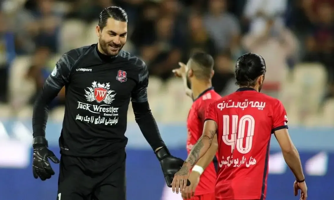 چشمک گربه سیاه استقلال به پرسپولیس