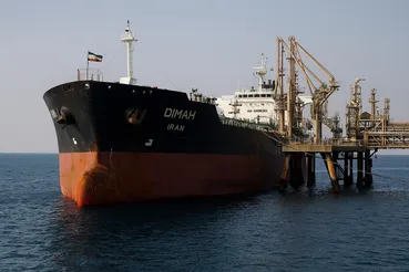 بلاتکلیفی ۶.۷ میلیارد دلار نفت ایران؛ بحران تراستی‌ها ادامه دارد