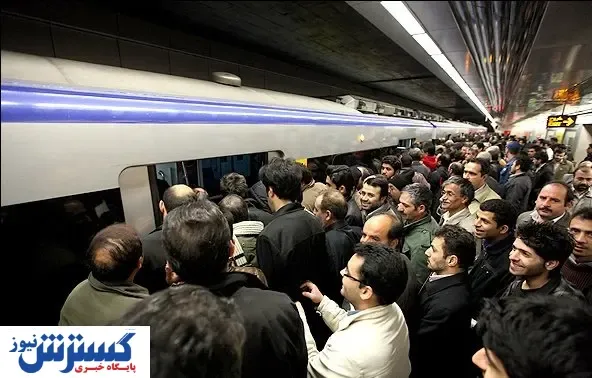 عدم نظارت، عامل هرج و مرج در مترو/ چرا برخی فرهنگ متروسواری ندارند