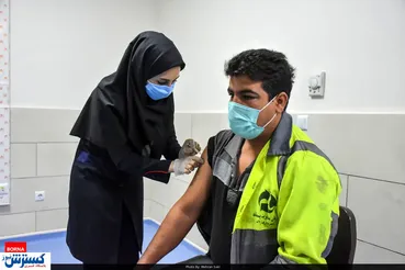 تصاویر/ پاکبان‌ها واکسن کرونا می‌زنند