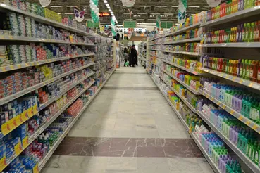 آغاز فعالیت ۱۰۰ درصدی فروشگاه‌های زنجیره‌ای از دوشنبه / کالاهای اساسی تأمین شد