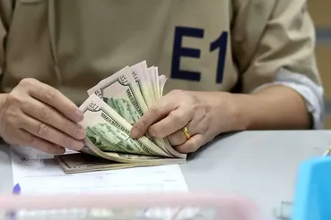 قیمت دلار آزاد امروز یکشنبه ۲۰ اردیبهشت اعلام شد