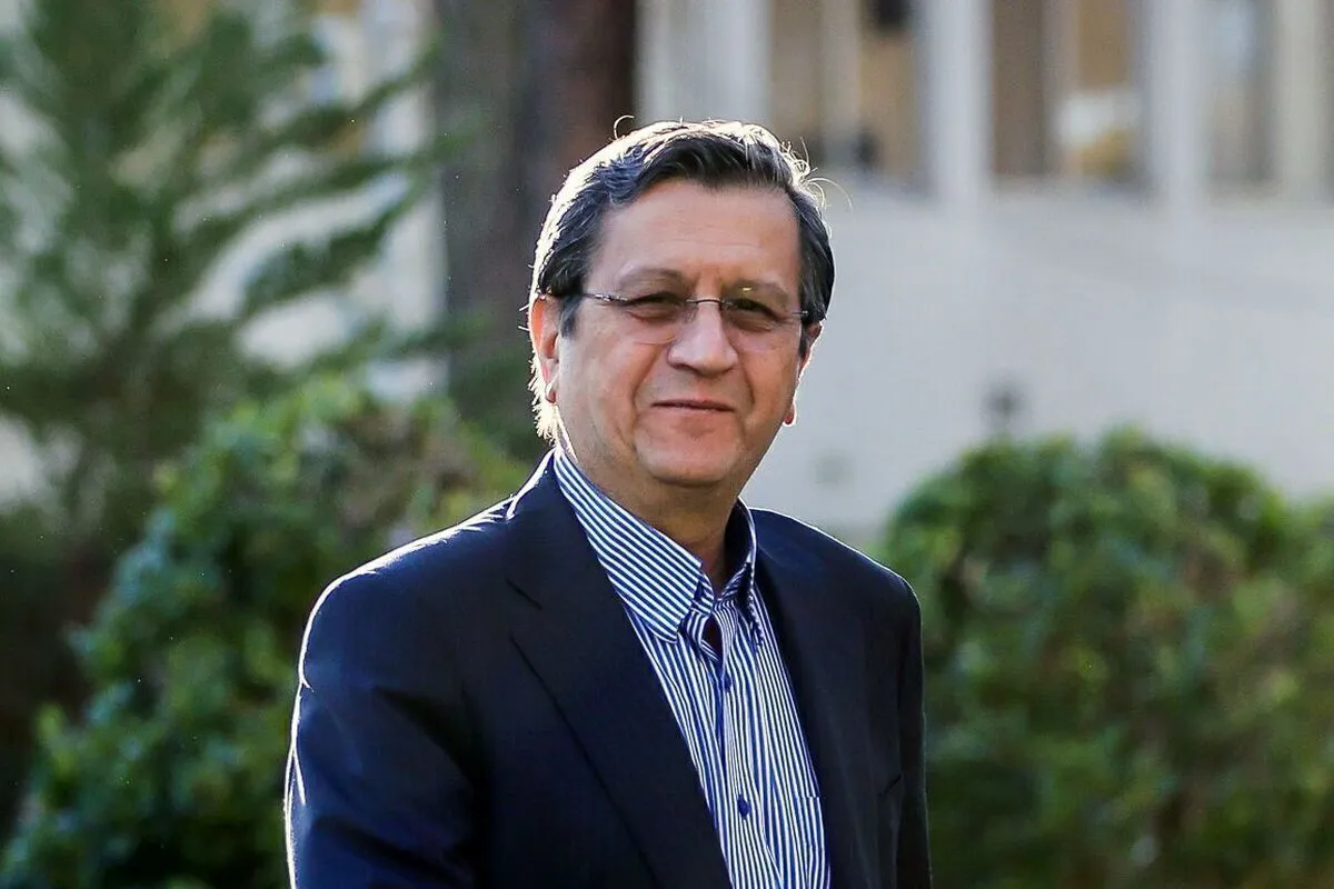 عزم راسخ همتی برای کنترل بازار ارز | قیمت دلار کاهش می یابد؟