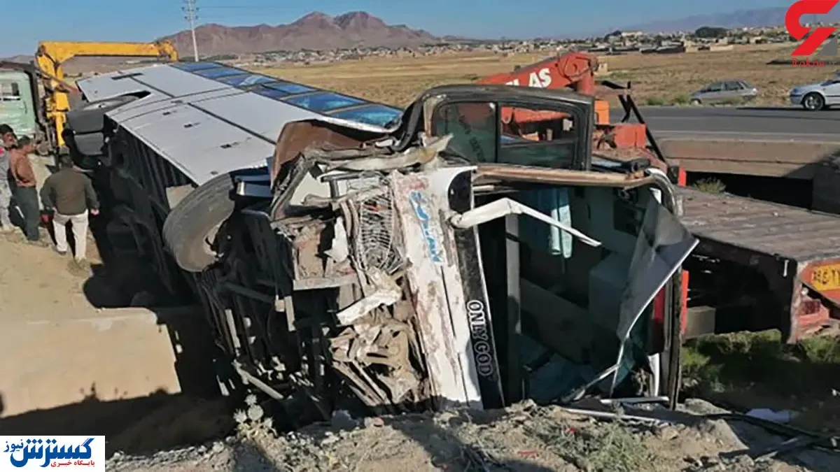 واژگونی اتوبوس در تربت حدریه / عکس