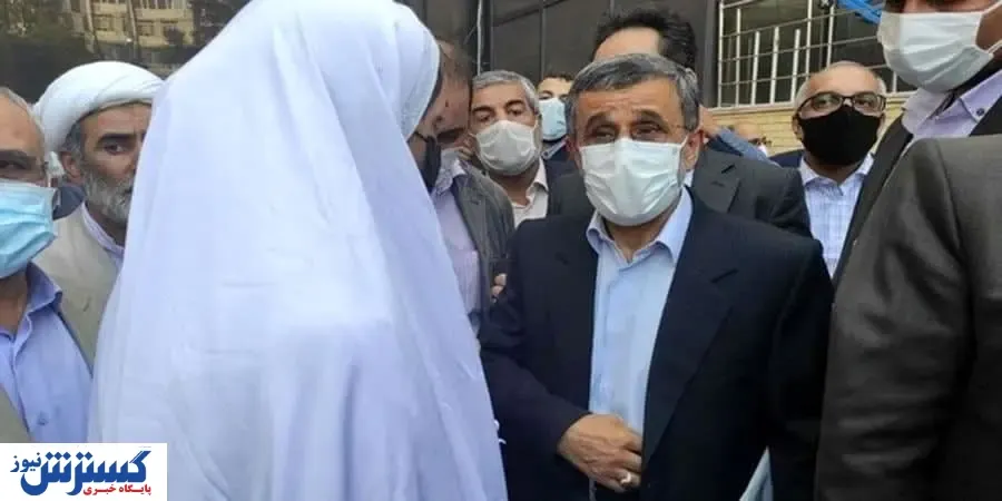 حضور یک عروس و داماد برای ثبت نام در انتخابات + عکس
