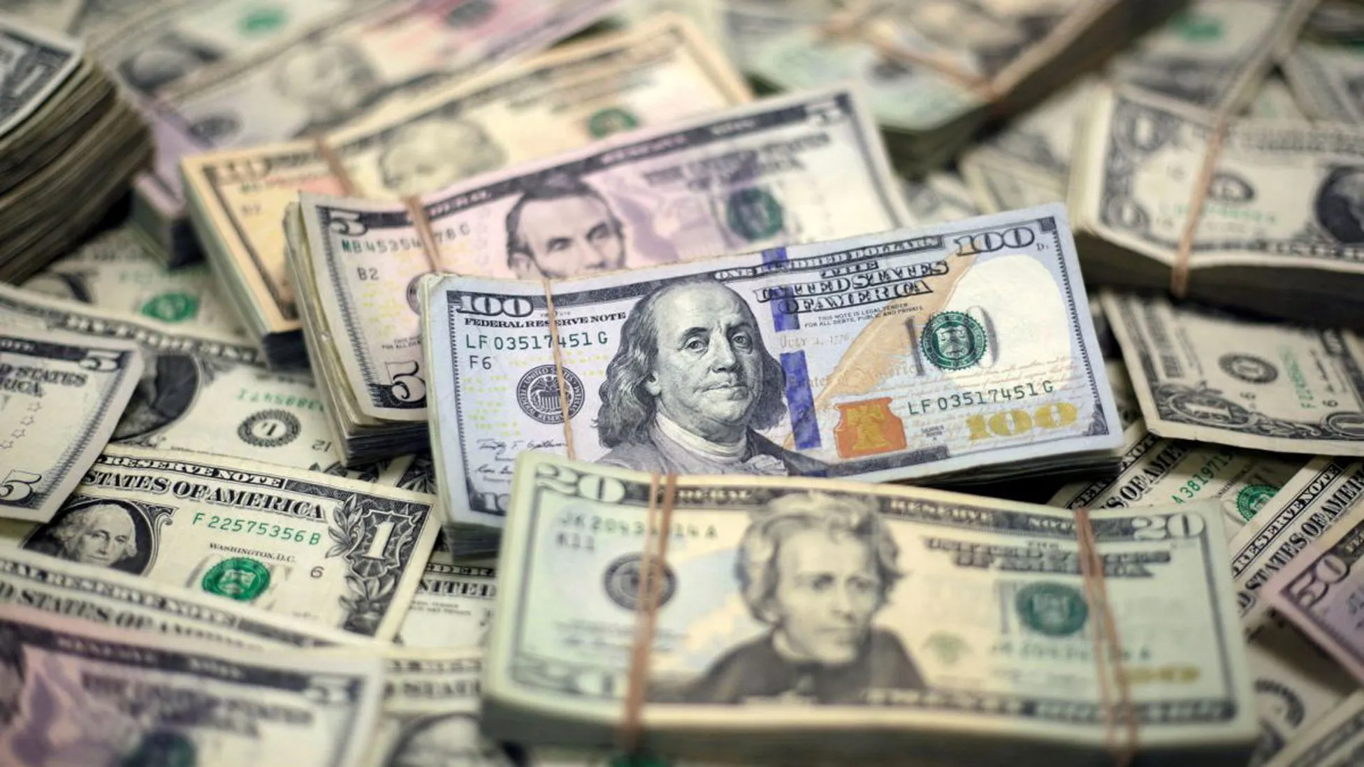آخرین قیمت دلار و سایر ارزها امروز سه شنبه ۱ اردیبهشت ۱۴۰۵ + جدول