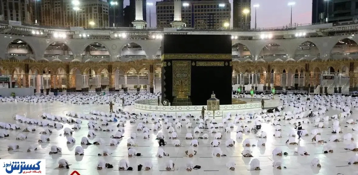 نماز در خانه خدا در اولین روز ماه رمضان + عکس