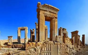 آشنایی با جاذبه های شگفت انگیز شیراز+ عکس