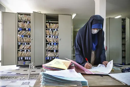 فرصت ویژه برای بانوان شاغل / بازنشستگی زودتر از موعد قطعی شد