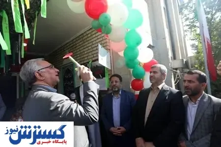 وزیر بهداشت در منطقه ۱۴ تهران زنگ سال تحصیلی را نواخت