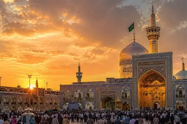 چگونه ارزان به مشهد سفر کنیم؟رزرو هتل بهتر است یا تور؟