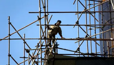 اعتراض شدید کارگران ساختمانی به طرح جدید مجلس / افزایش حق بیمه ماهانه به ۳ میلیون تومان!