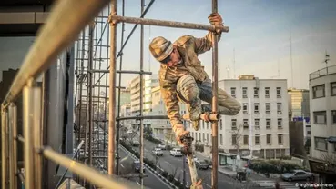 کارگران ساختمانی در سخت‌ترین روزهای معیشتی / رکود، صنعت ساختمان را قفل کرد