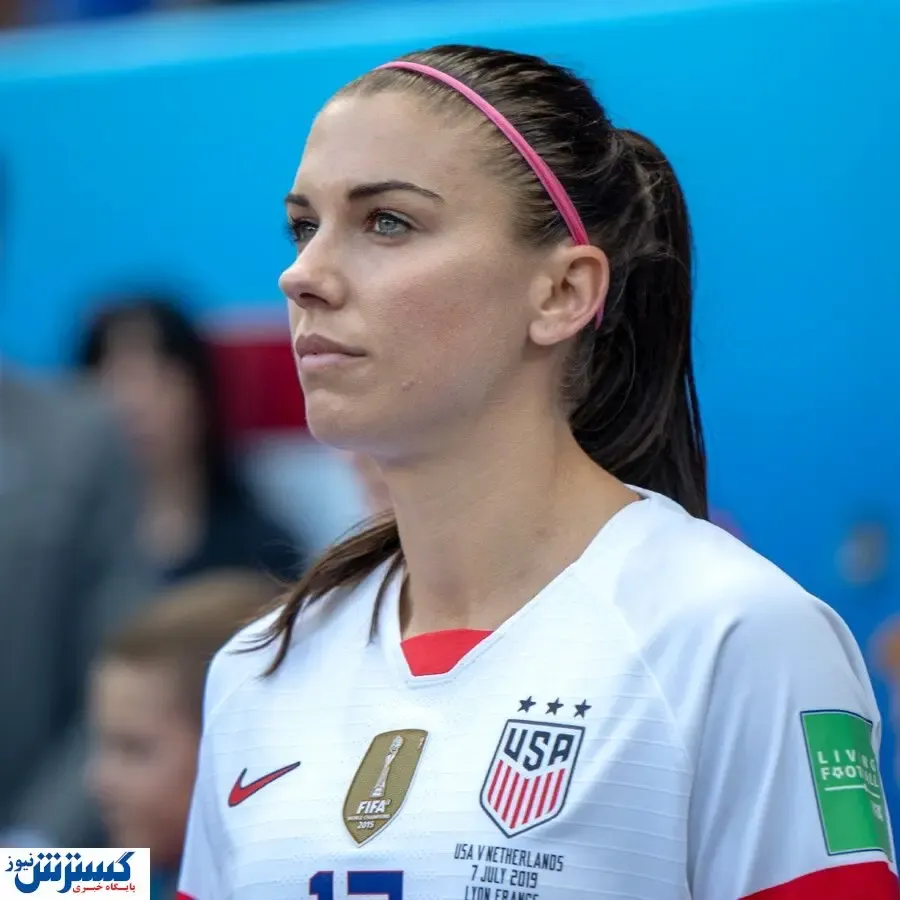 فوتبالیست زیبای کانادایی همه را انگشت به دهان کرد