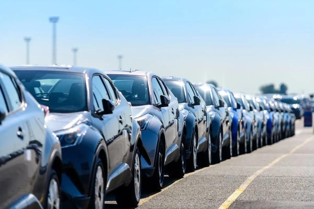 ریزش قیمت در بازار خودرو؛ شاسی‌بلند ملی همه را سورپرایز کرد + جدول