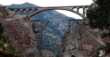 پل ورسک کجاست؟سفر با قطار از روی تاریخی ترین پل شمال