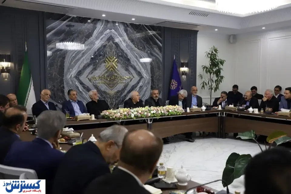 ظریف: خطر خصولتی ها از دولتی ها بدتر است/ رهبری راه حل بحران ماست