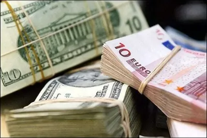 سقوط ۷ هزار تومانی قیمت دلار / بازار ارز به مذاکرات واکنش نشان داد + جدول