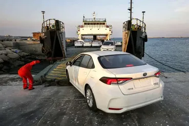 ورود محموله عظیم و لوکس به ایران | وزارت صمت وارد عمل شد