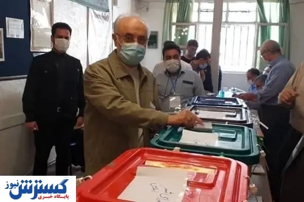 علی اکبر صالحی نیز رای خود را به صندوق انداخت
