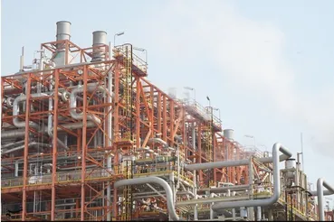 حمله دشمن به نخستین هاب پتروشیمی ایران